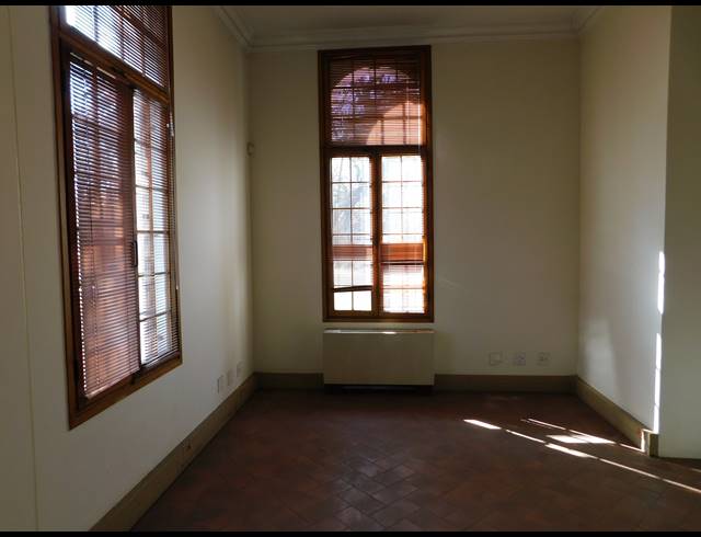 250M² OFFICE TO LET IN PARKTOWN